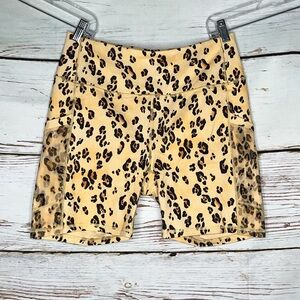 PowerHold Fabletics NWT Sz XL Desert Leopard On-The-Go High Waist 6” Bike Shorts